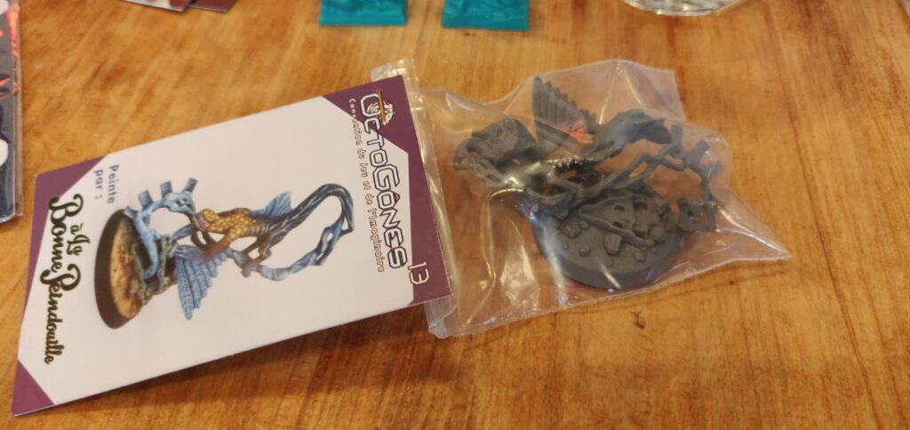 figurine de l'octogône 2024