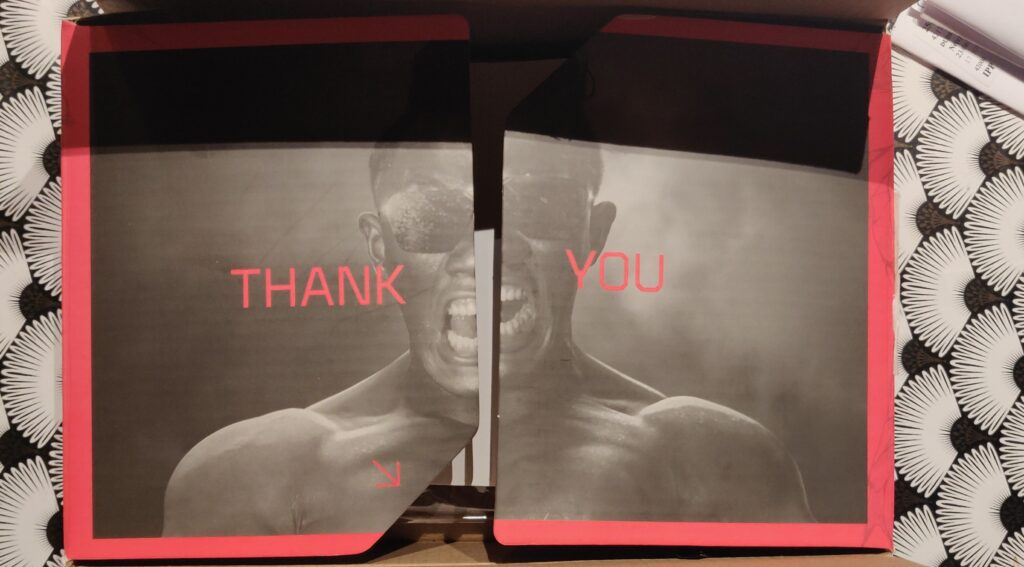 photo d'un monsieur qui dit merci